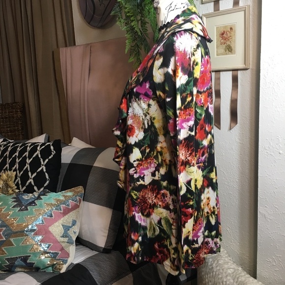 Gramercy 22 floral light weight cardigan - Picture 4 of 8